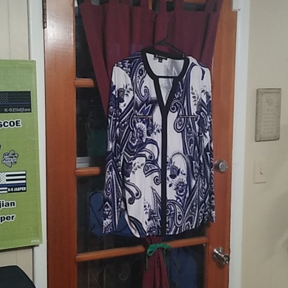 Awesome INC Tunic style blouse